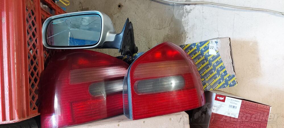 Oba stop svjetla za Audi - A3    - 1996-2002