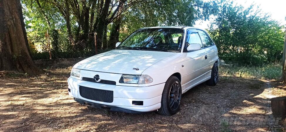 Opel - Astra - 2.0 16v turbo
