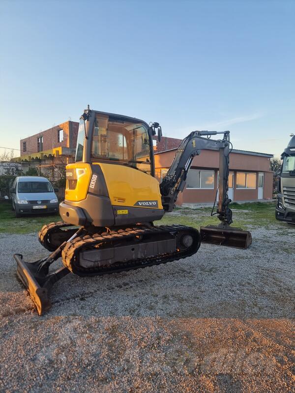 Volvo - ECR50D