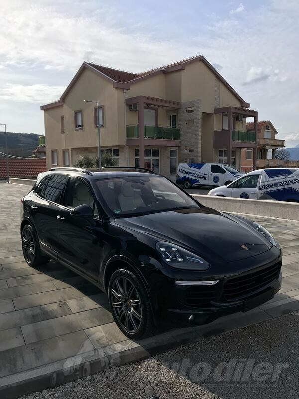 Porsche - Cayenne - S 4.2 V8 Platinum edition