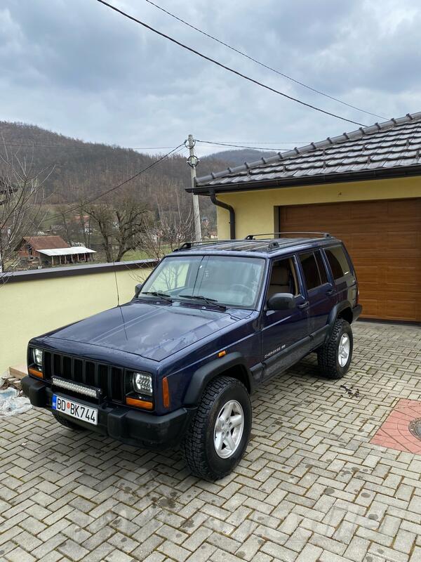 Jeep - Cherokee