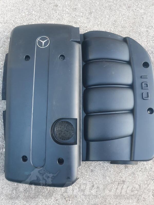 Poklopac motora za E 220