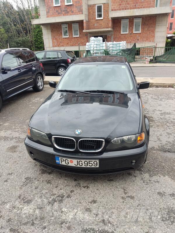 BMW - 320