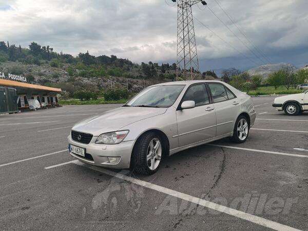 Lexus - IS 200 - 2.0 Benzin Manual