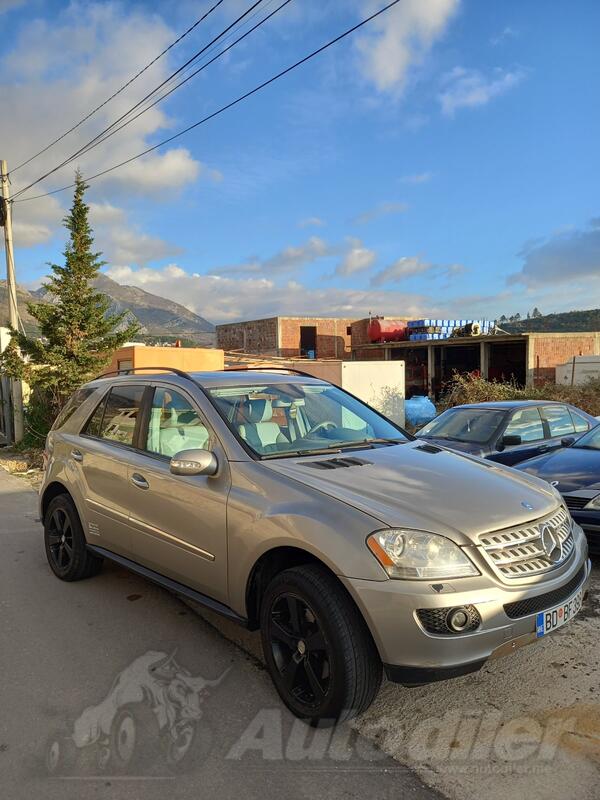 Mercedes Benz - ML 500 - 500