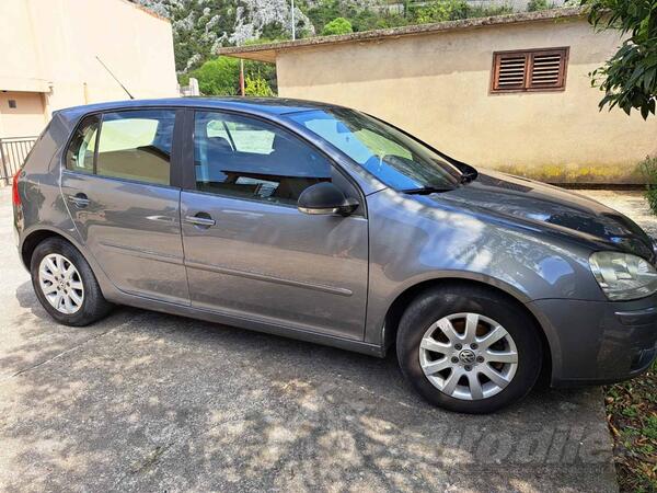 Volkswagen - Golf 5 - 1.6