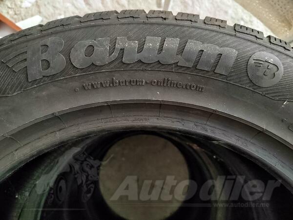 Barum - 215/60/R17 - Winter tire