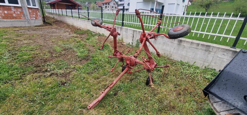 Deutz-Fahr - rastresac sijena