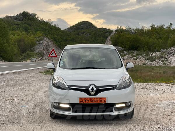 Renault - Scenic - 04/2015/g