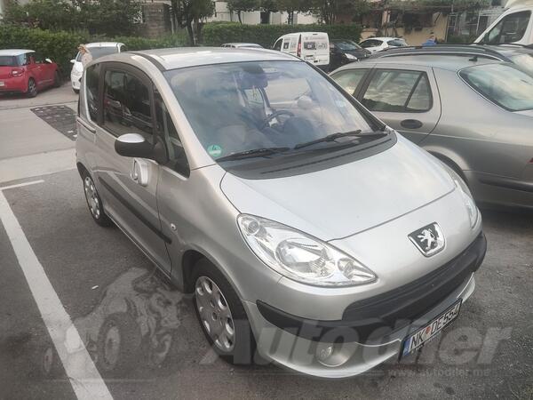 Peugeot - 1007