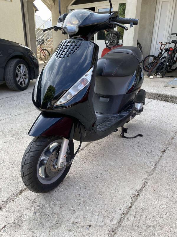 Piaggio - Zip