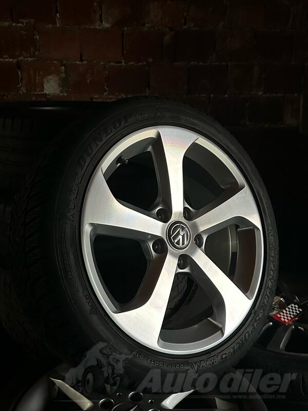 Fabričke felne i Dunlop  gume