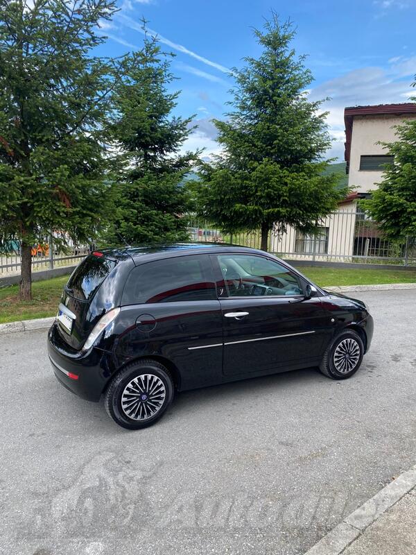 Lancia - Ypsilon - 1.2 8V