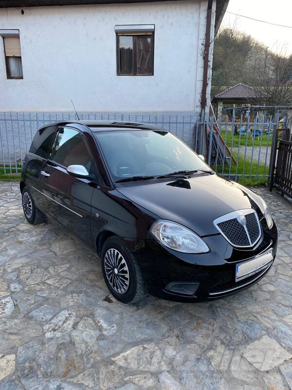 Lancia - Ypsilon - 1.2 8V