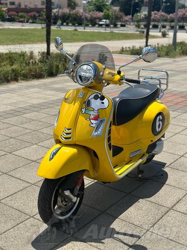 Piaggio - Vespa superGTS 300