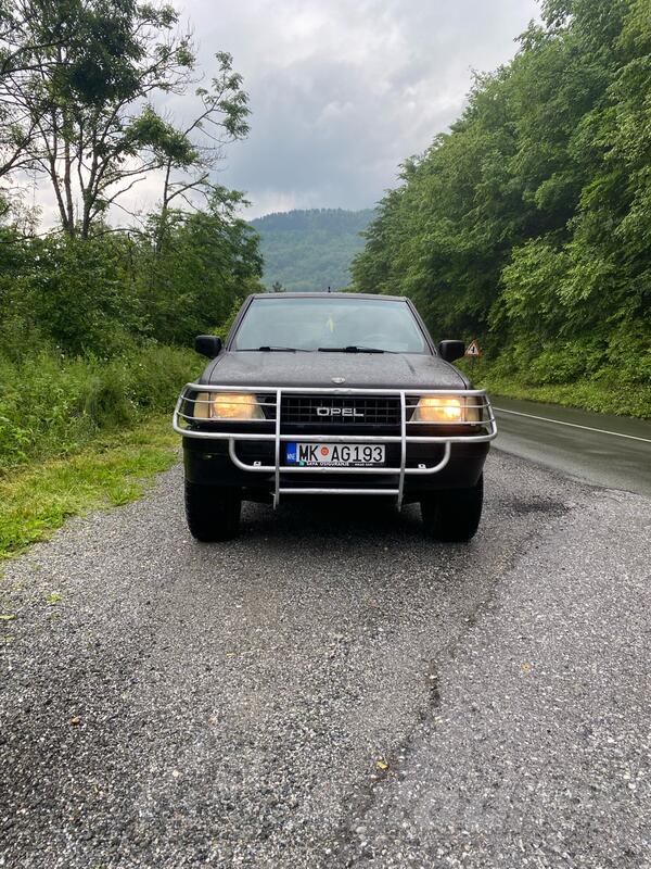 Opel - Frontera - 2,0