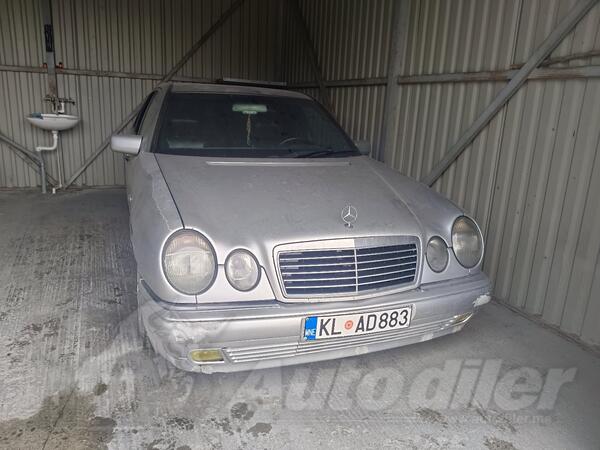 U djelovima Mercedes Benz - E 200 benzin