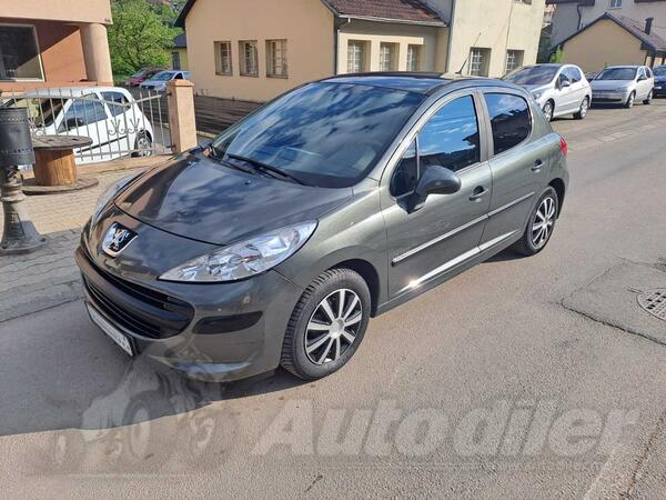 Peugeot - 207 - 1,4 HDI 50KW PEZO 207