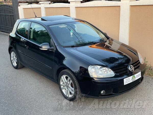 Volkswagen - Golf 5 - United