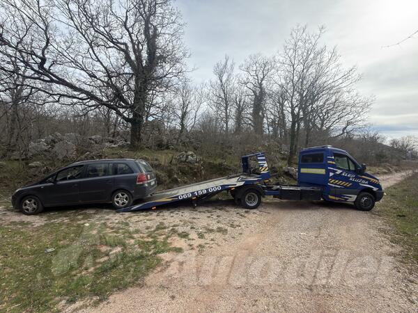 Mercedes Benz - sprinter 519