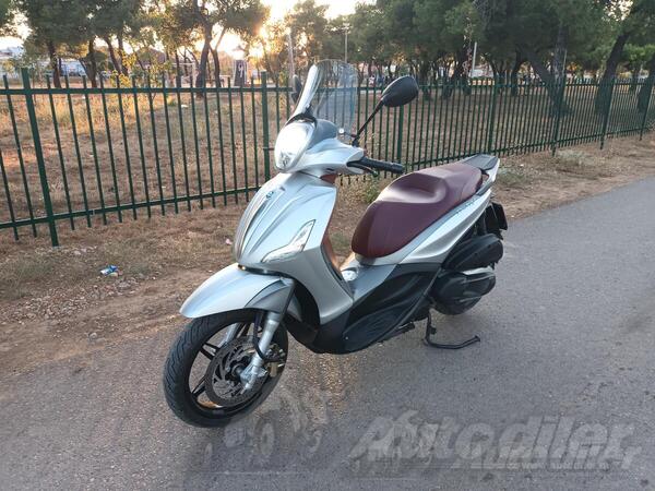 Piaggio - beverly 350 sport touring