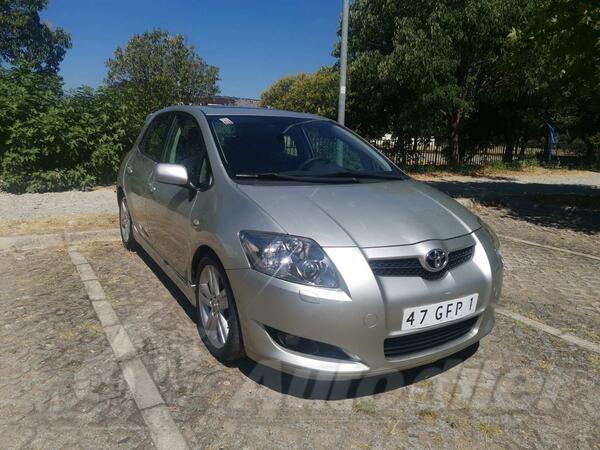 Toyota - Auris - 2.2 D4D