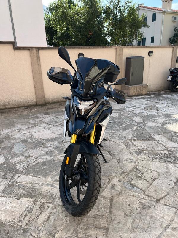 BMW - G310 GS