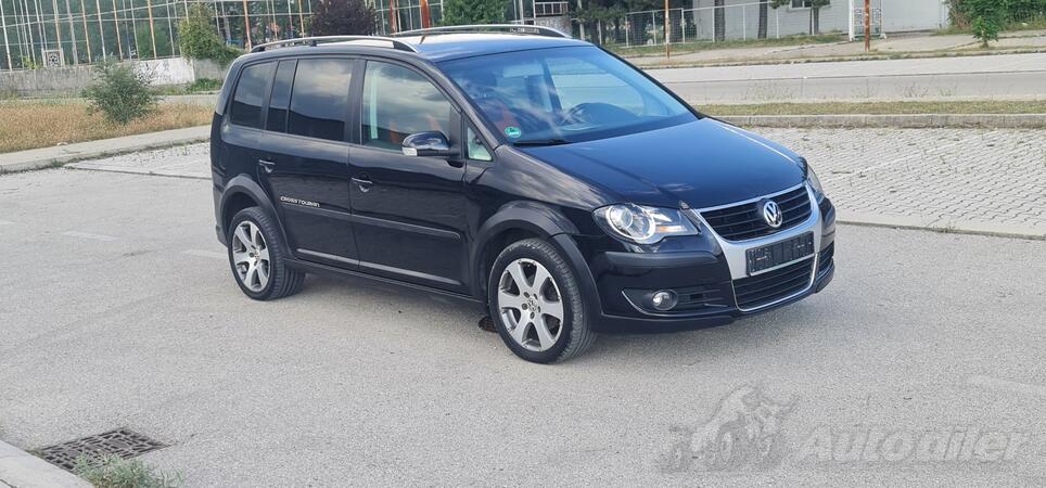 Volkswagen - Cross Touran - 1.9 TDI