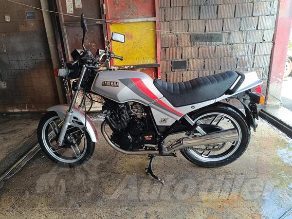 Yamaha - E12 (XS400 DOHC)