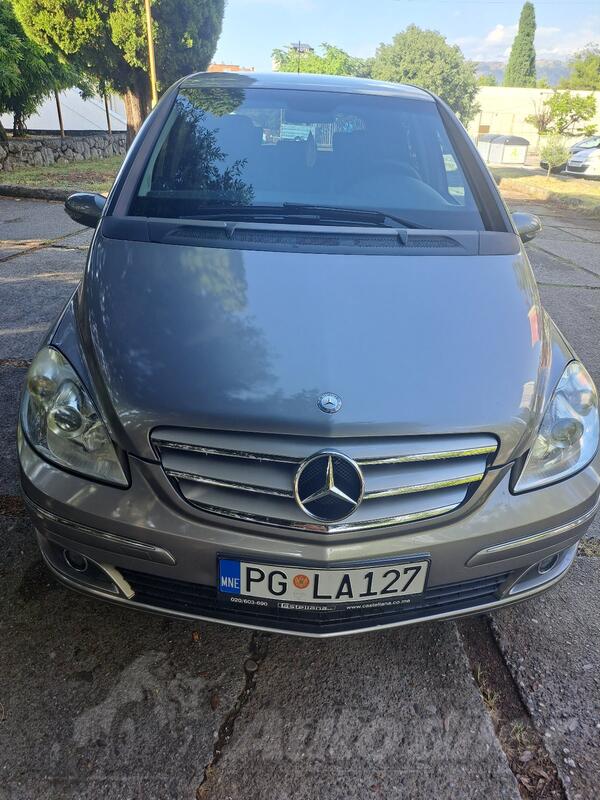 Mercedes Benz - B 180