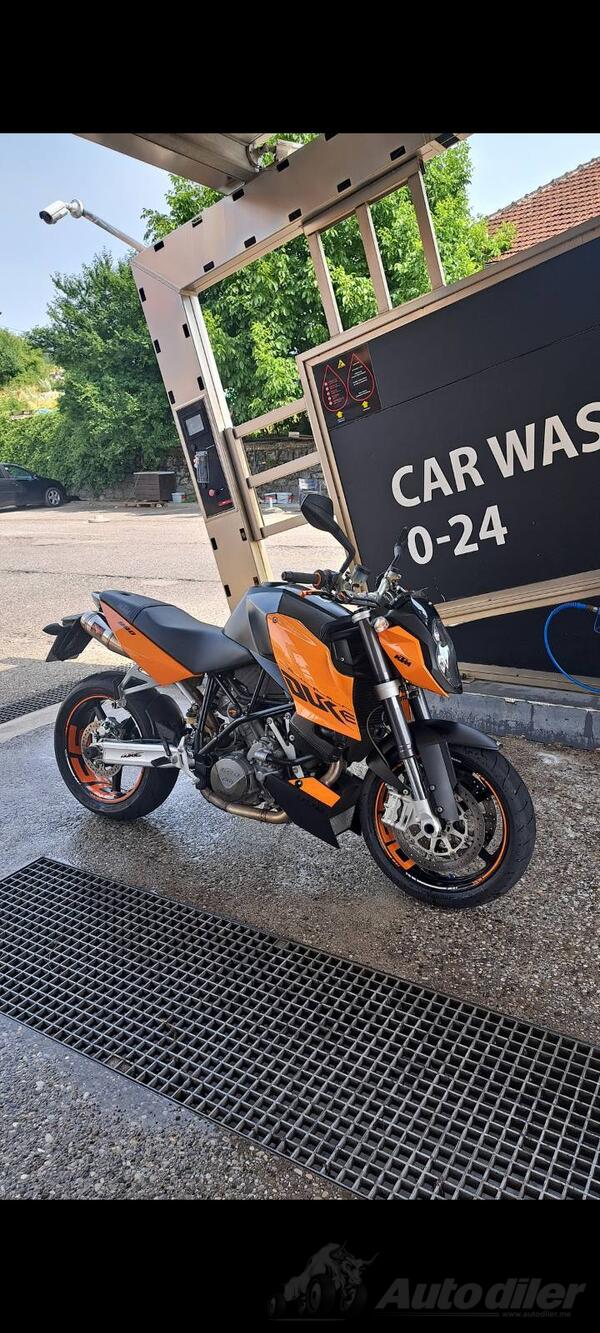 KTM - Super Duke 990