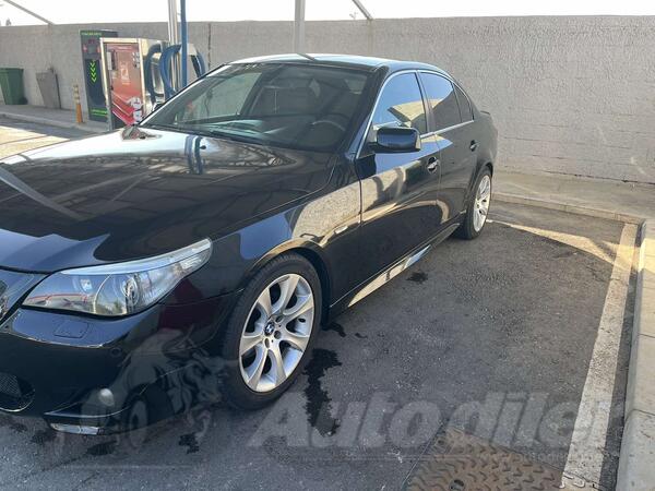 BMW - 520 - 2.2