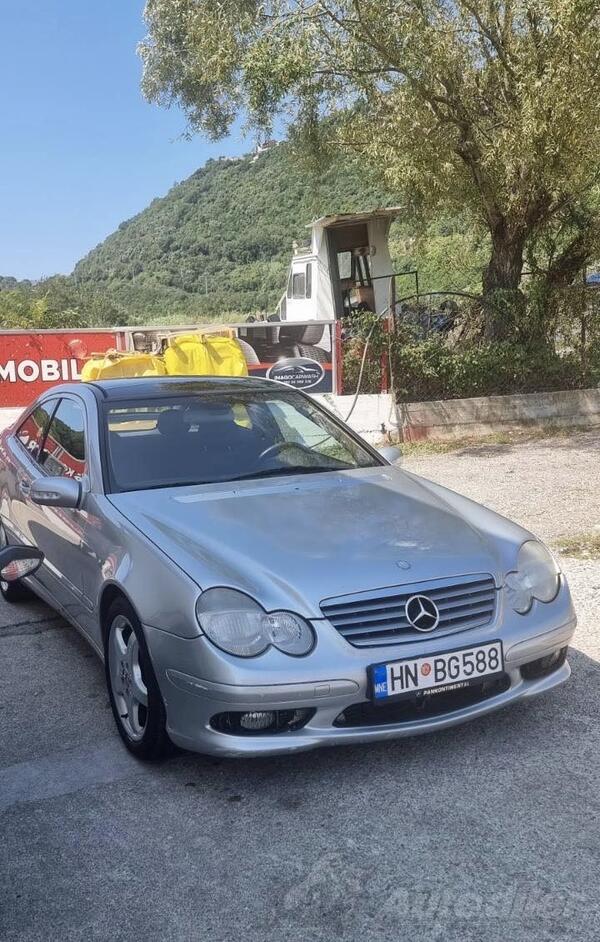Mercedes Benz - C 220 - CDI COUPE
