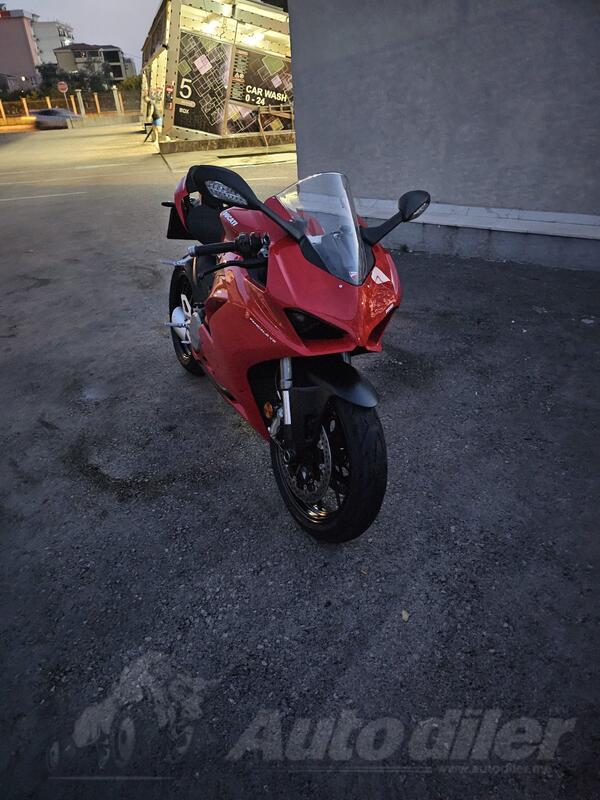 Ducati - V2 Panigale