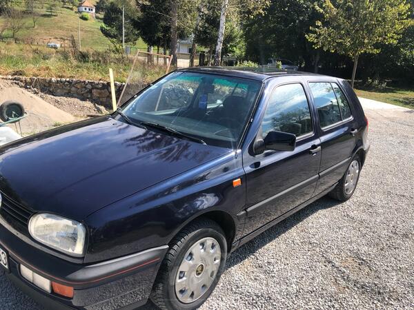 Volkswagen - Golf 3 - 1.8