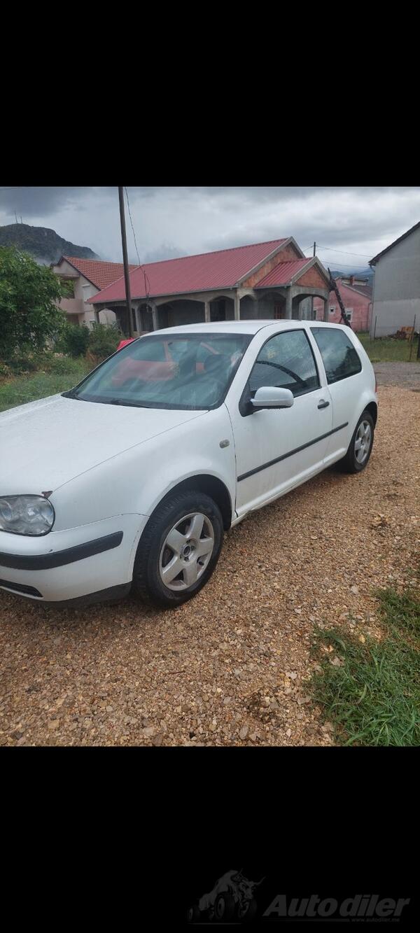 Volkswagen - Golf 4 - 1400s