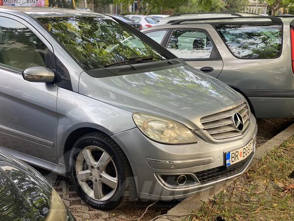 Mercedes Benz - B 180