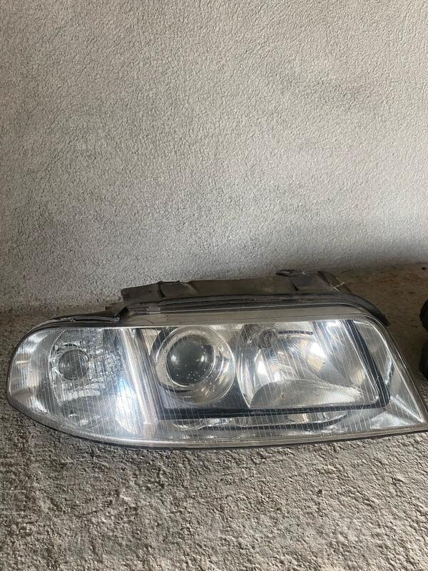 Oba fara za Audi - A4    - 1994-2001