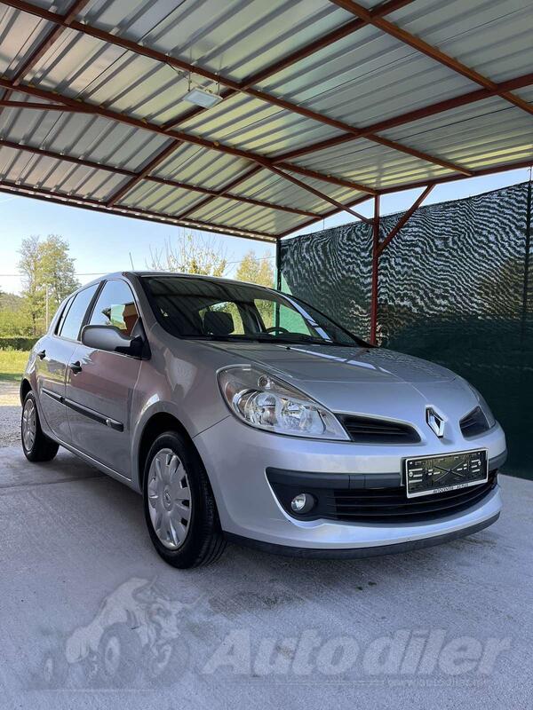 Renault - Clio - 1,4 i