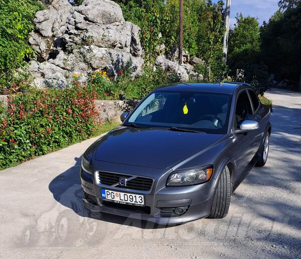 Volvo - C30 - 2.0 R-Design