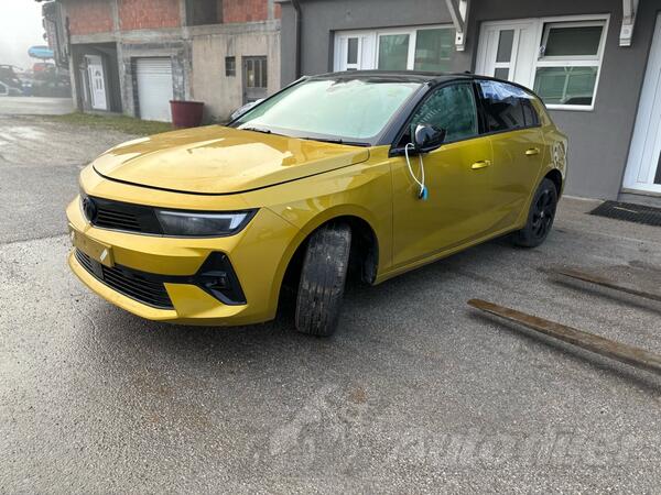 Opel - Astra L in parts