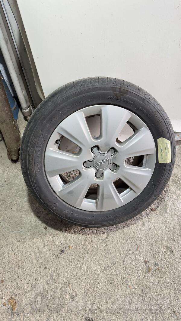 Fabričke rims and Dunlop tires
