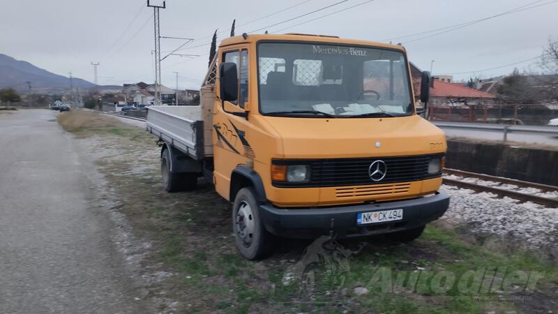 Mercedes Benz - 811 D