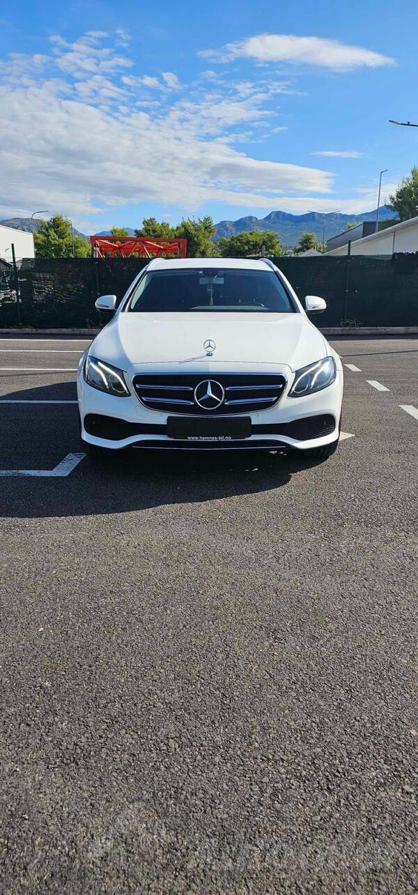 Mercedes Benz - E 220 - MERCEDES E220 CDI 4 MATIC