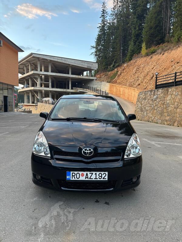 Toyota - Corolla Verso - 2.2 D-4D