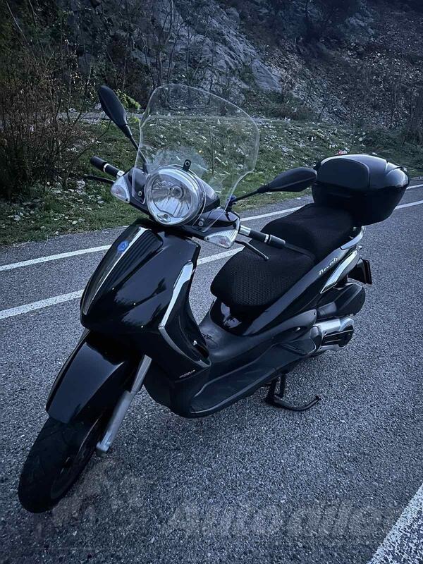 Piaggio - beverly 400