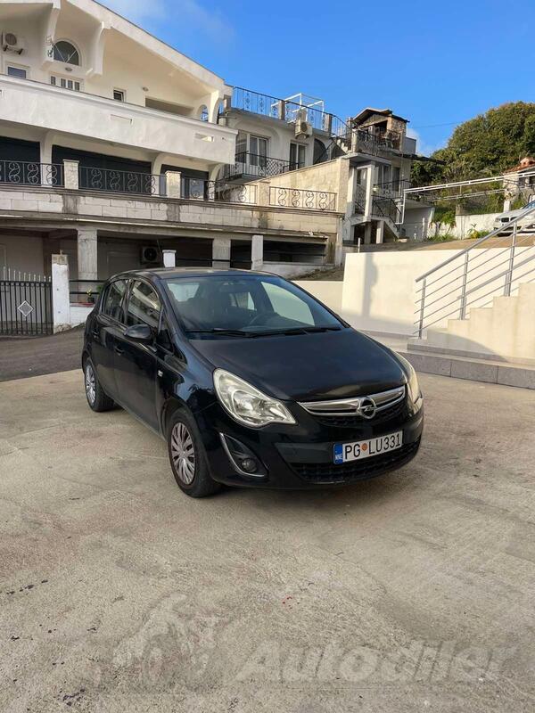 Opel - Corsa - 1.2 automatik