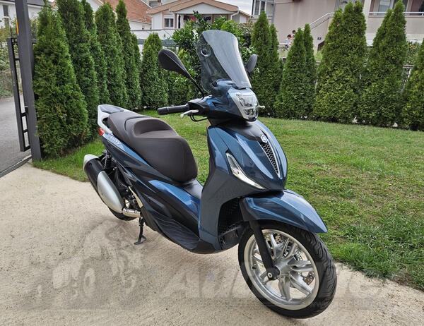 Piaggio - Beverly 300