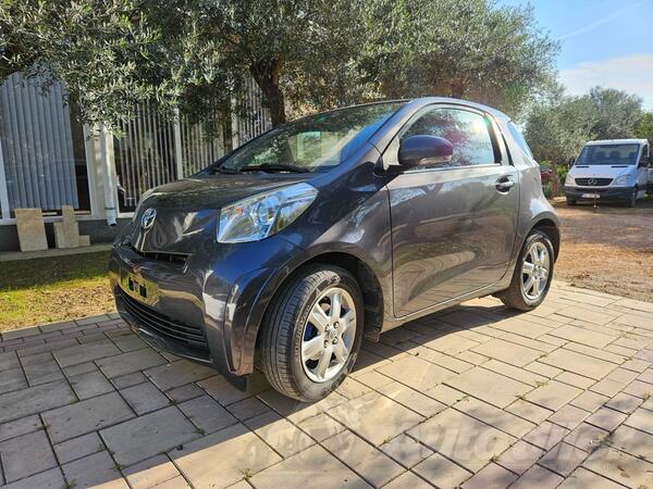 Toyota - iQ - 1.0 2011