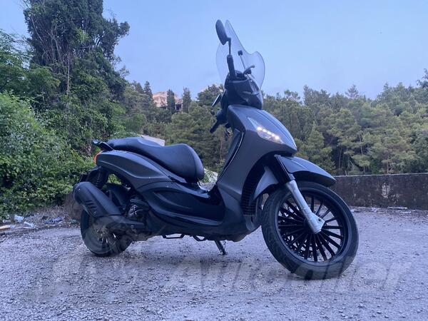 Piaggio - Beverly 300